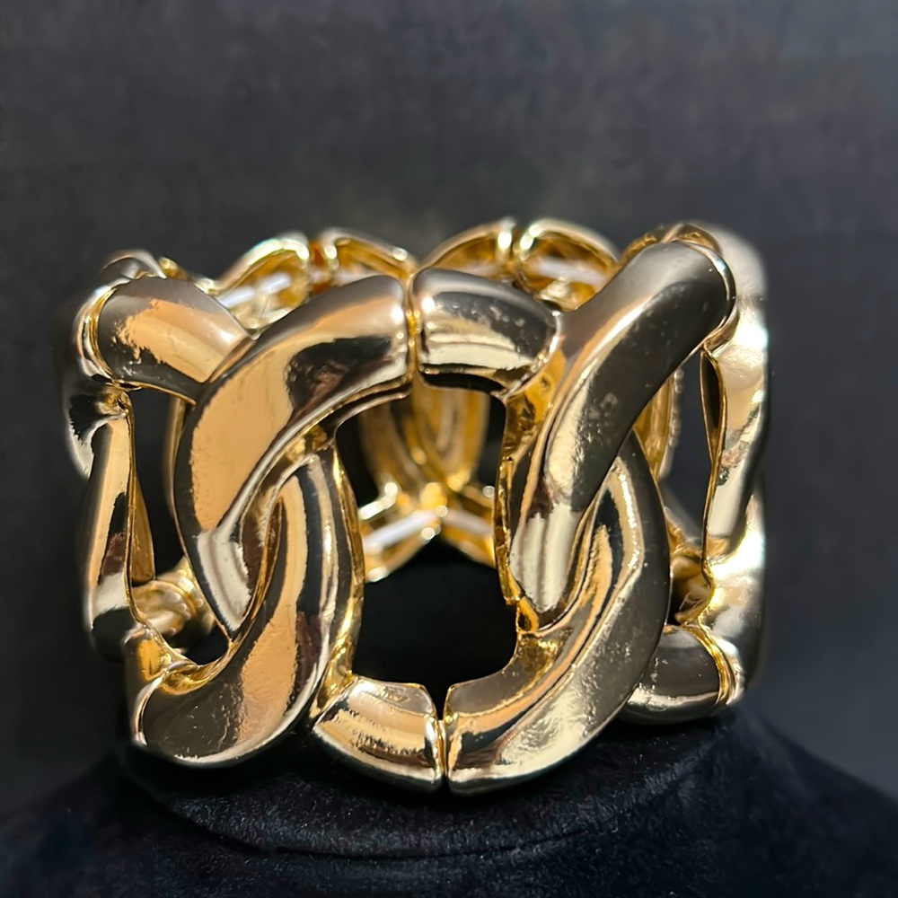 Gold link bracelet